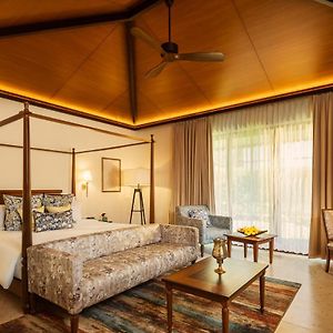 Deluxe Double Room Bath